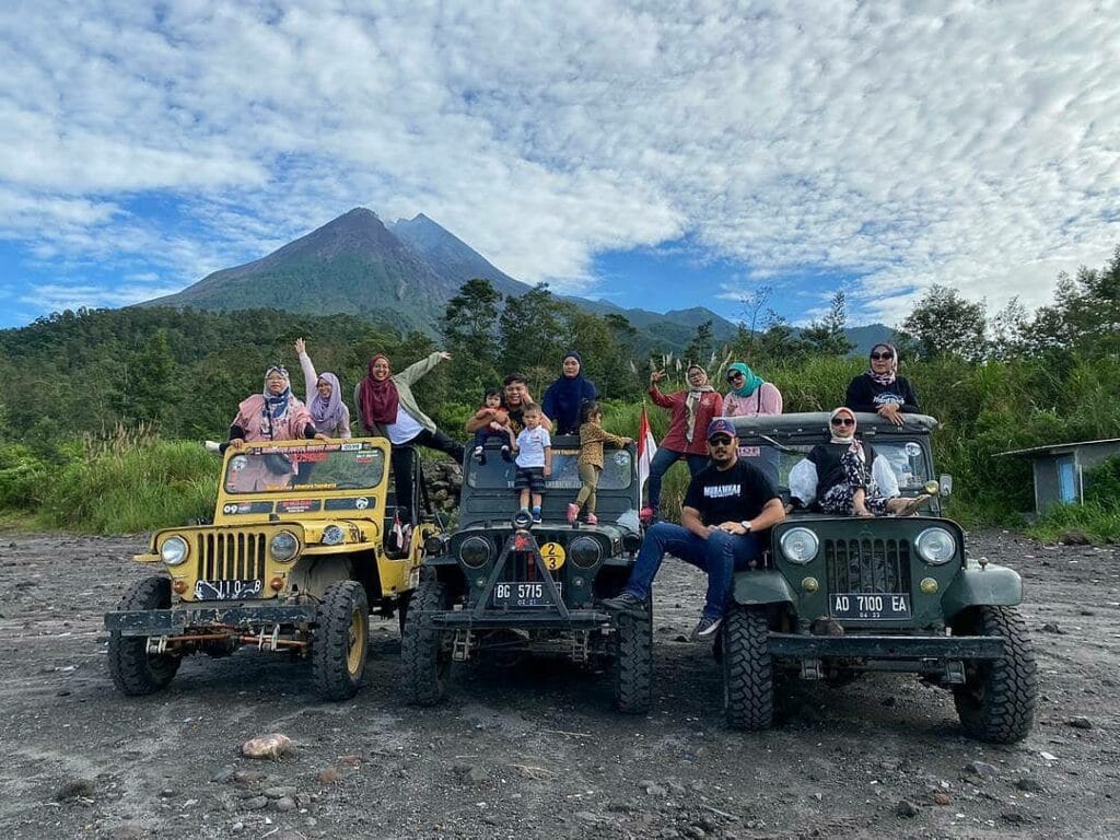 Liar, Mentah, Tak Terkendali—Gunung Merapi Seperti yang Belum Pernah Kamu Lihat
