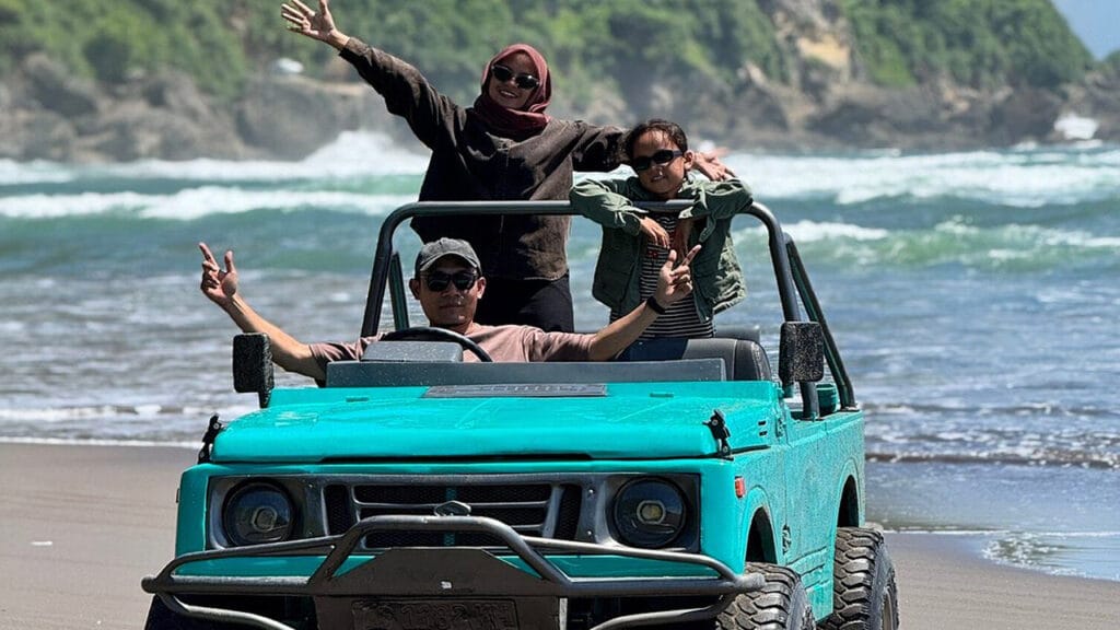 Trip Satu Hari: Istana, Gumuk Pasir, dan Pantai