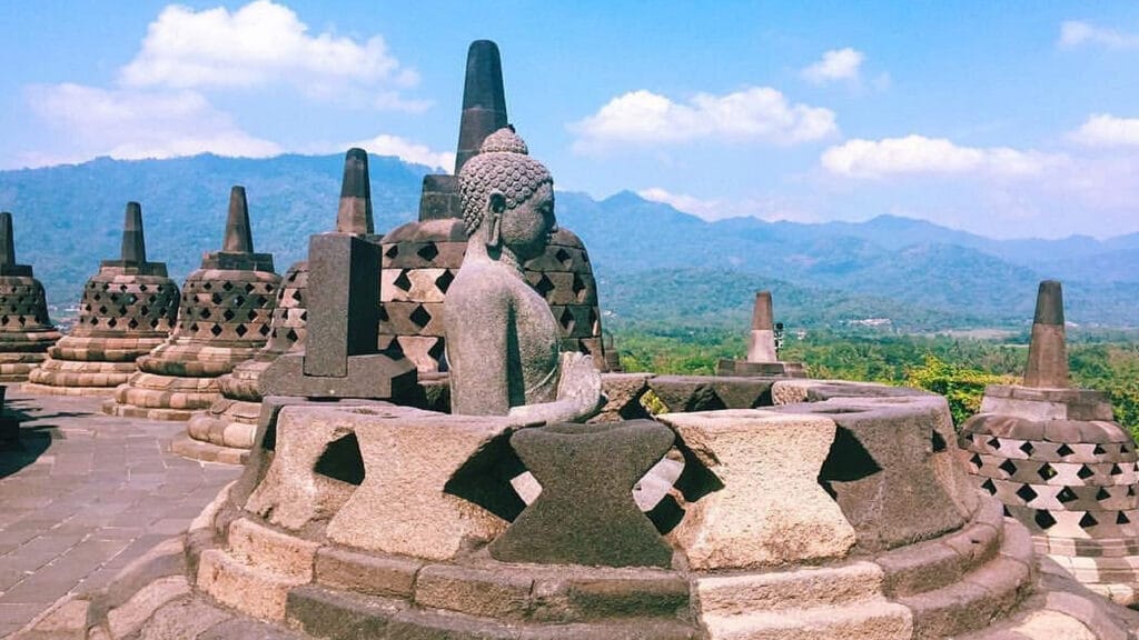 1 Hari: Borobudur, Merapi, Prambanan
