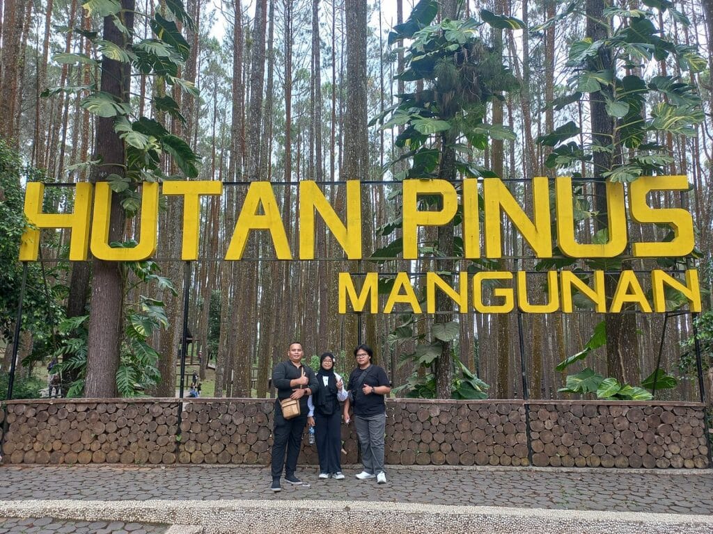 Jatuh cinta pada paket tour Jogja dalam tur 4 hari 3 malam ini—siap-siap untuk petualangan yang tak akan terlupakan!