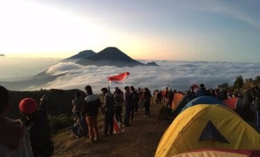 Hiking merbabu dan prau