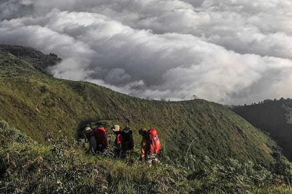 Hiking Camping Merbabu Prau 4H3M