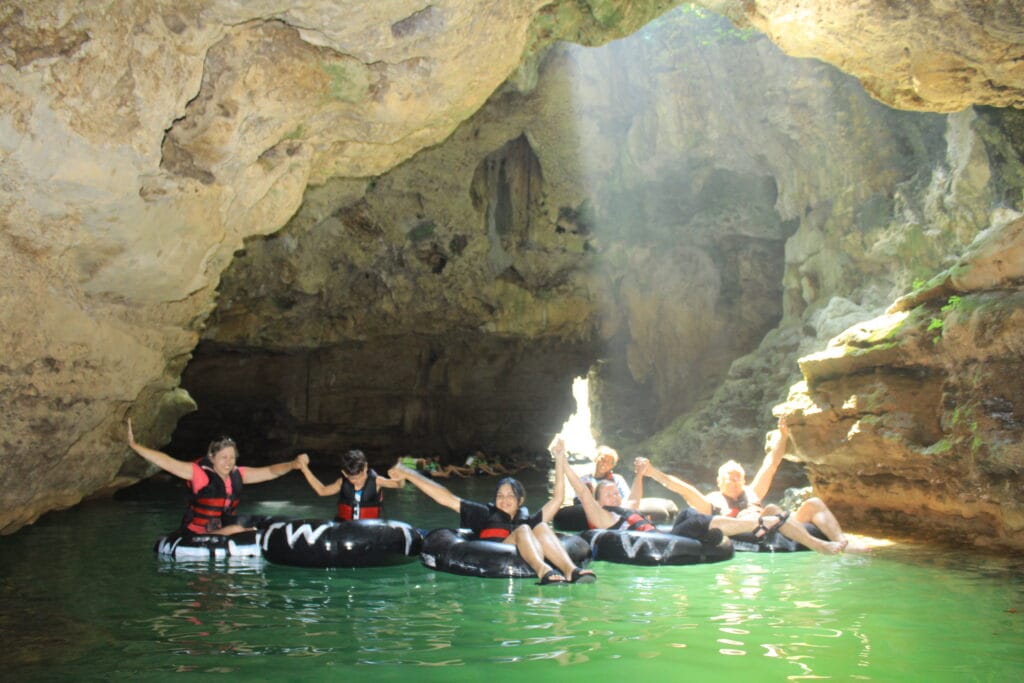 Temukan Permata Tersembunyi Yogyakarta: Sehari Penuh Merapi Jeep Goa Pindul