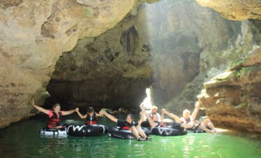 Temukan Permata Tersembunyi Yogyakarta: Sehari Penuh Merapi Jeep Goa Pindul
