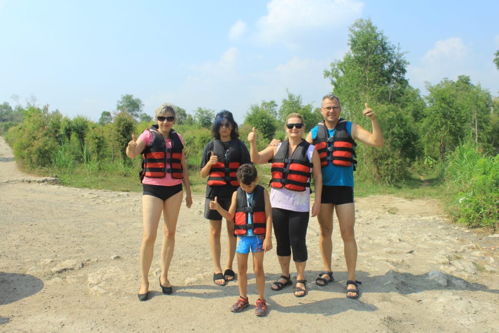 Jelajahi Keajaiban Yogyakarta: Petualangan Merapi Jeep Goa Pindul 1 Hari