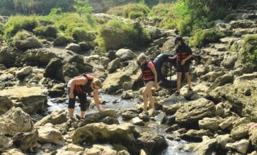 Menyatu dengan Alam lewat Merapi Jeep dan Goa Pindul: Wisata Sehari Penuh di Yogyakarta