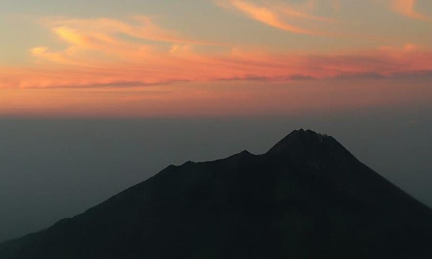 Alam Pada Puncaknya: Hiking Camping Merbabu 2H1M Via Selo/Suwanting
