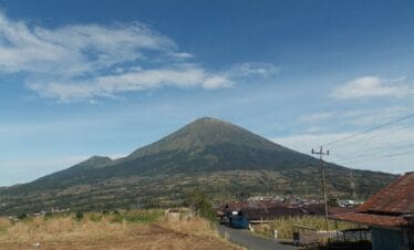 Gunung Sumbing 1 Hari: Jalur Nepal Van Java, Surga Pecinta Alam di Pulau Jawa