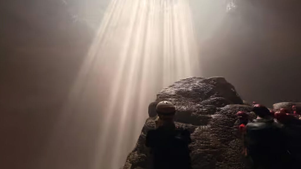 Temukan Permata Tersembunyi Gunung Kidul: Sehari Menjelajah Goa Jomblang dan Goa Pindul