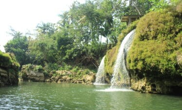 Wisata Sehari Terbaik di Yogyakarta: Taklukkan Merapi Jeep dan Goa Pindul