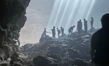 Masuki Dunia Penuh Keajaiban: Tur Goa Jomblang dan Goa Pindul di Gunung Kidul