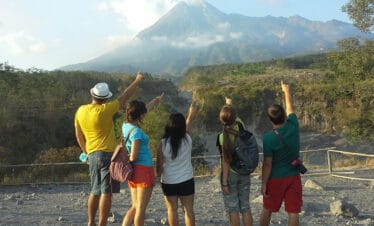 Menemukan Permata Tersembunyi: Tur Jeep Merapi ke Air Terjun Kedung Kayang di Yogyakarta