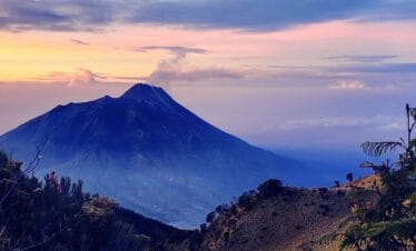 Melangkah Menuju Puncak Gunung Merbabu - Pendakian Sehari dari Yogyakarta via SeloSuwanting