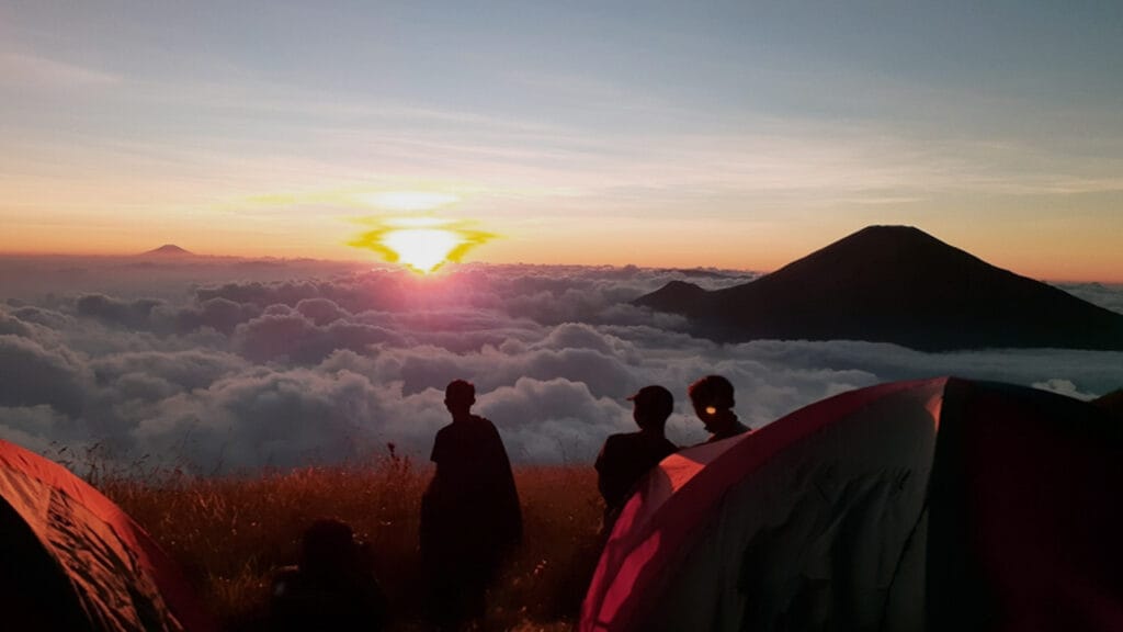 Tantangan Terbesar: Trip Hiking dan Camping 2 Hari ke Gunung Sumbing