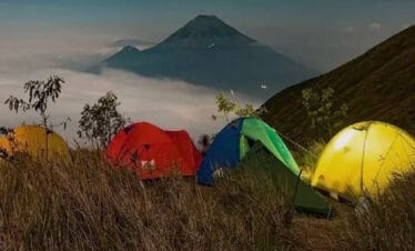 Hiking Camping Sumbing 2 Hari 1 Malam via Basecamp Garung