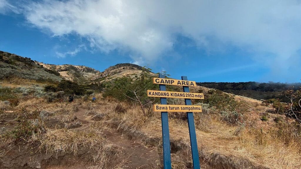 Temukan Permata Tersembunyi Sumbing: Perjalanan Hiking dan Camping 2 Hari