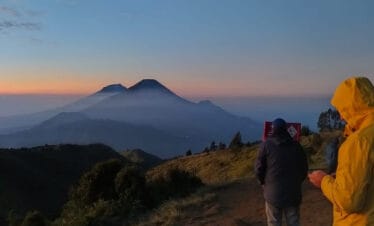 Dari Matahari Terbit hingga Terbenam: Menyaksikan Keindahan Merbabu dan Prau dalam Perjalanan 4 Hari