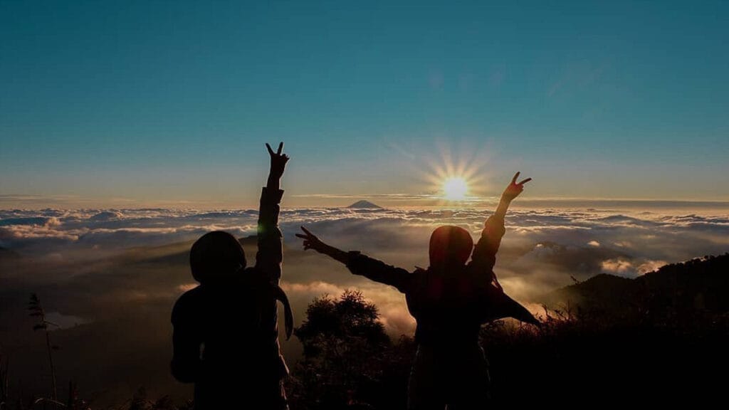 4 Hari Penuh Alam dan Petualangan: Mendaki dan Berkemah di Merbabu dan Prau